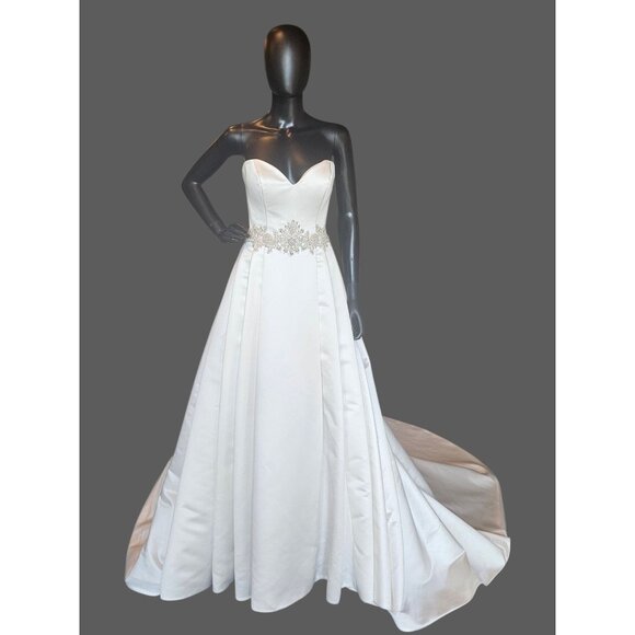 Casablanca Dresses & Skirts - NWOT Ivory Satin A-Line Sweetheart Wedding Gown - Casablanca